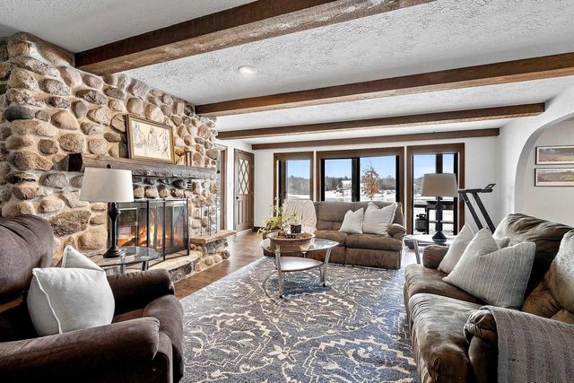 2045 LOST DAUPHIN ROAD, De Pere, WI 54115