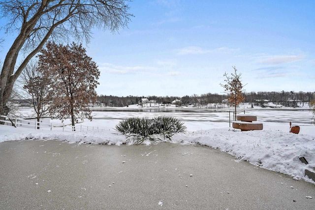 2045 LOST DAUPHIN ROAD, De Pere, WI 54115