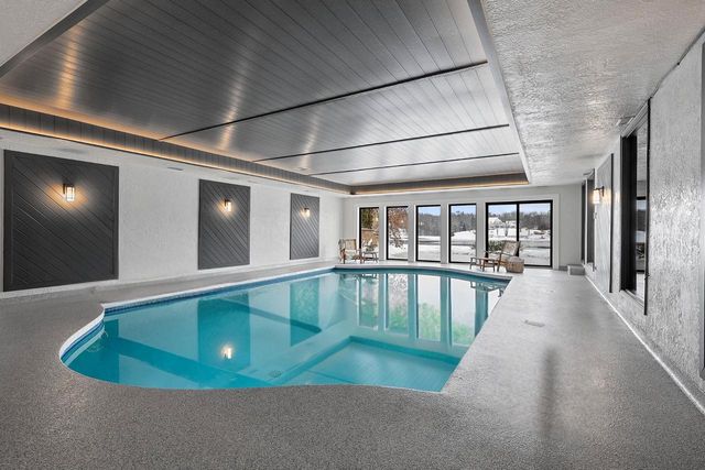 2045 LOST DAUPHIN ROAD, De Pere, WI 54115