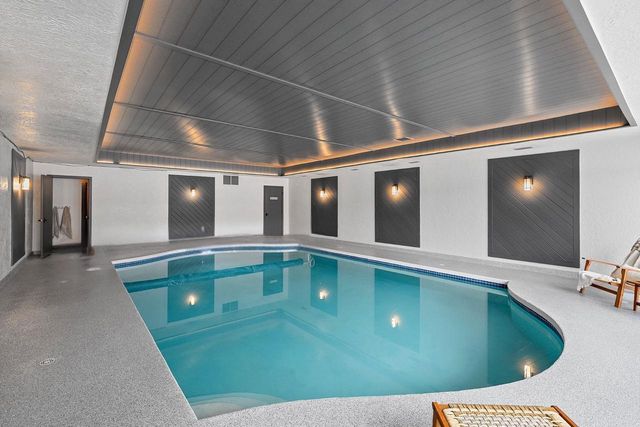 2045 LOST DAUPHIN ROAD, De Pere, WI 54115