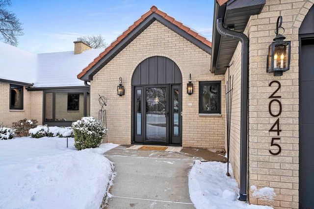 2045 LOST DAUPHIN ROAD, De Pere, WI 54115