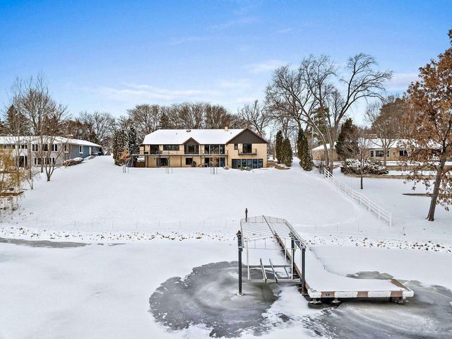 2045 LOST DAUPHIN ROAD, De Pere, WI 54115