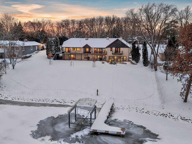 2045 LOST DAUPHIN ROAD, De Pere, WI 54115