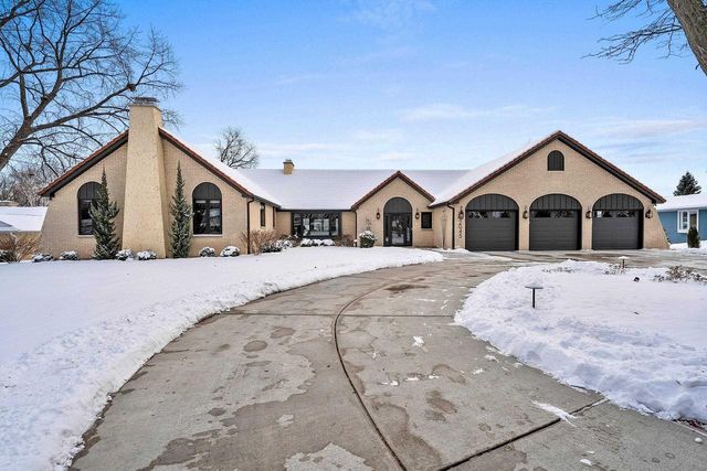 2045 LOST DAUPHIN ROAD, De Pere, WI 54115