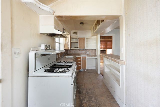 9211 Walnut, Bellflower, CA 90706