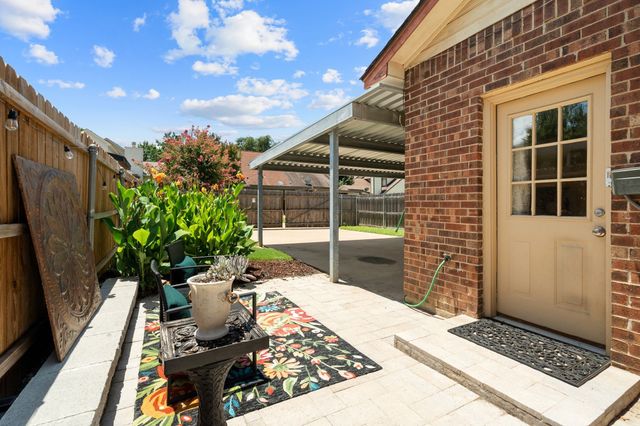 709 Normandy Drive, Euless, TX 76039