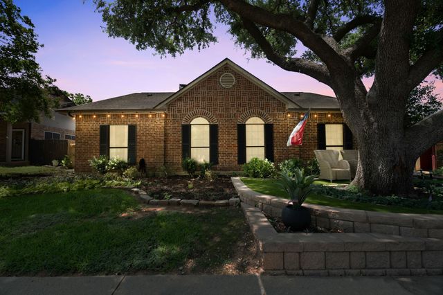 709 Normandy Drive, Euless, TX 76039
