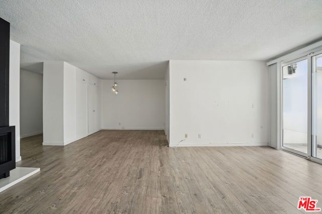 930 3rd Street 303, Santa Monica, CA 90403