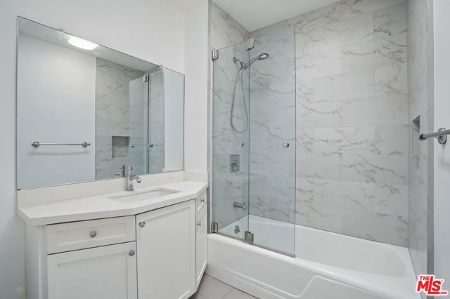 930 3rd Street 303, Santa Monica, CA 90403