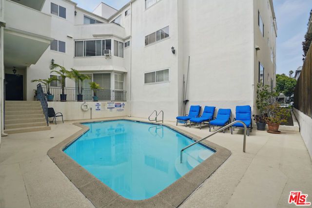 930 3rd Street 303, Santa Monica, CA 90403