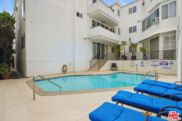 930 3rd Street 303, Santa Monica, CA 90403
