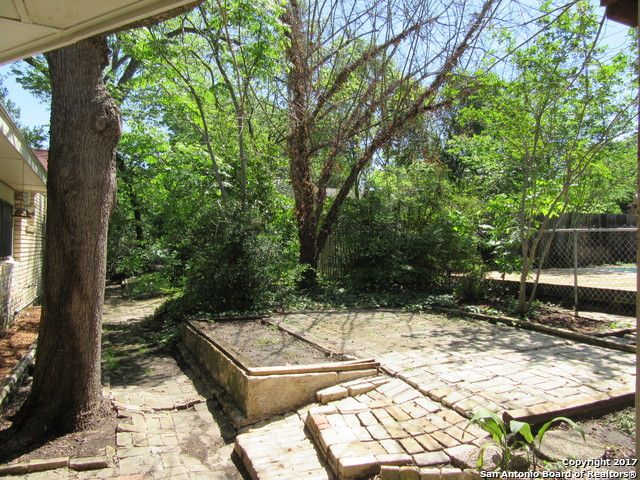 2018 E Lawndale, San Antonio, TX 78209