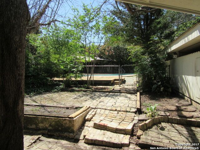 2018 E Lawndale, San Antonio, TX 78209