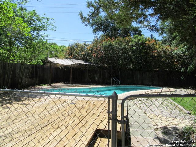 2018 E Lawndale, San Antonio, TX 78209