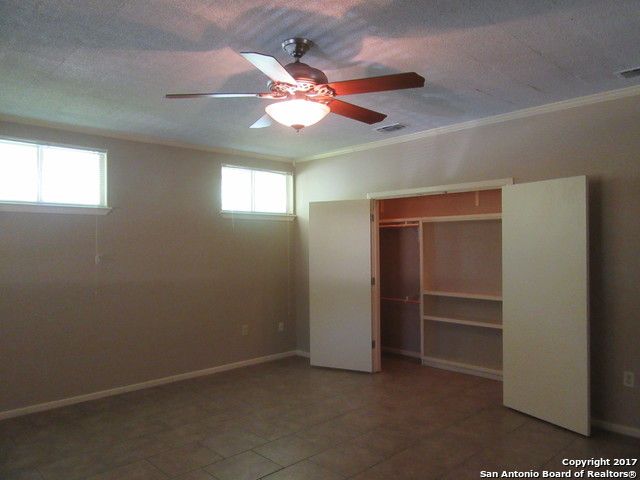 2018 E Lawndale, San Antonio, TX 78209