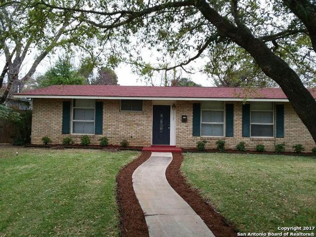 2018 E Lawndale, San Antonio, TX 78209