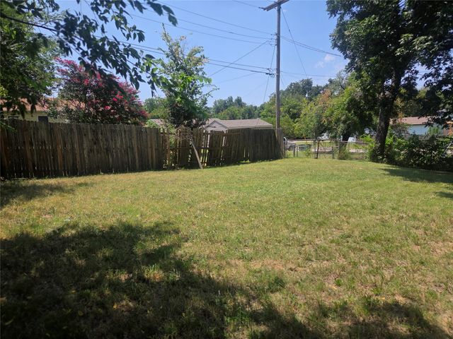 2020 W 46th Street, Tulsa, OK 74107