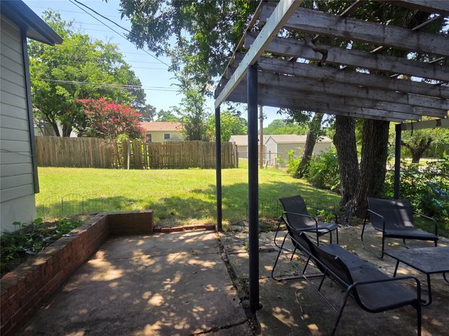 2020 W 46th Street, Tulsa, OK 74107