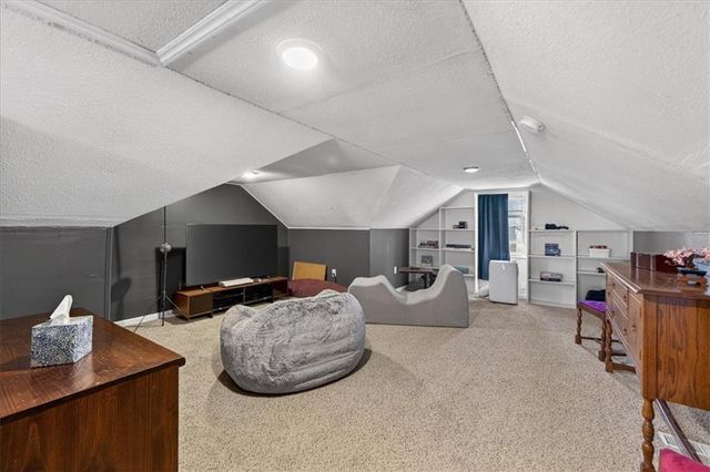 310 S Bluegrass Drive, Bonner Springs, KS 66012