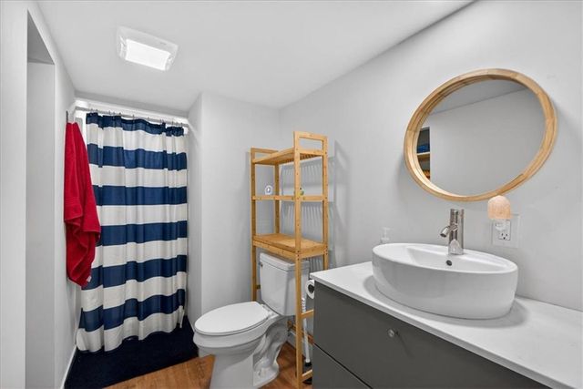 310 S Bluegrass Drive, Bonner Springs, KS 66012