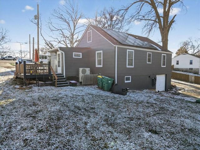 310 S Bluegrass Drive, Bonner Springs, KS 66012