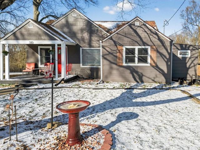 310 S Bluegrass Drive, Bonner Springs, KS 66012