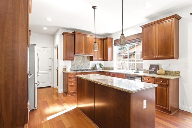 1892 Loring Ln, Lincoln, CA 95648