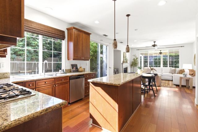1892 Loring Ln, Lincoln, CA 95648