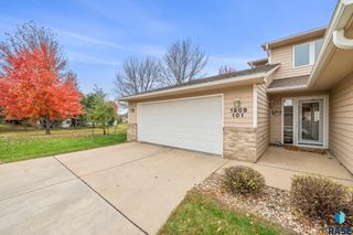 1909 S Sertoma Pl Place 101, Sioux Falls, SD 57106
