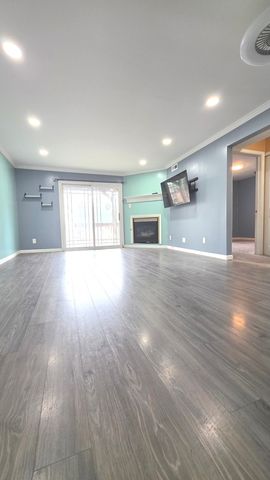 1992 Tall Oaks Drive 2B, Aurora, IL 60505