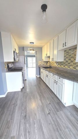 1992 Tall Oaks Drive 2B, Aurora, IL 60505