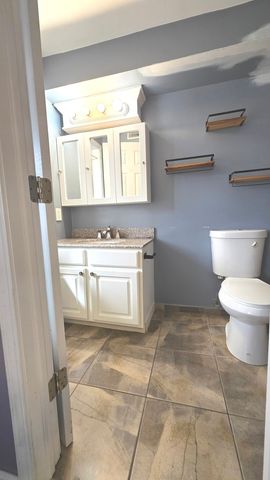 1992 Tall Oaks Drive 2B, Aurora, IL 60505