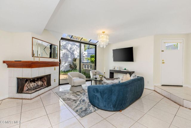 1109 Tivoli Lane 122, Simi Valley, CA 93065