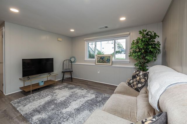 25 GREEN VALE RD, Cherry Hill, NJ 08034