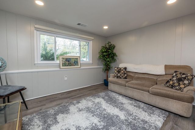 25 GREEN VALE RD, Cherry Hill, NJ 08034