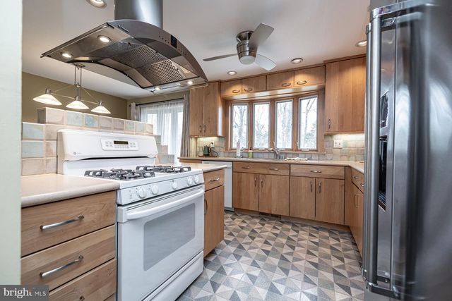 25 GREEN VALE RD, Cherry Hill, NJ 08034