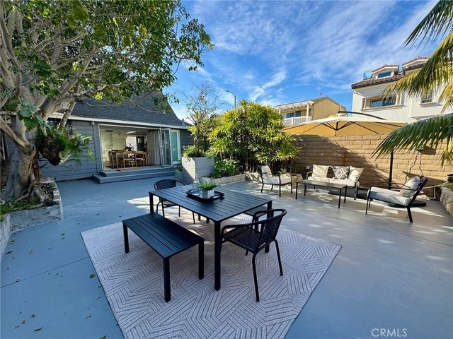 16692 Bayview Drive, Huntington Beach, CA 90742