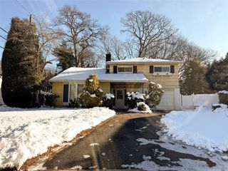1277 Lednam Court, Merrick, NY 11566