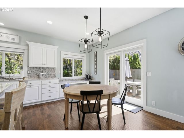 3424 SUSSEX St, Eugene, OR 97401