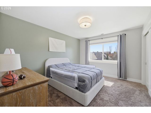 3424 SUSSEX St, Eugene, OR 97401