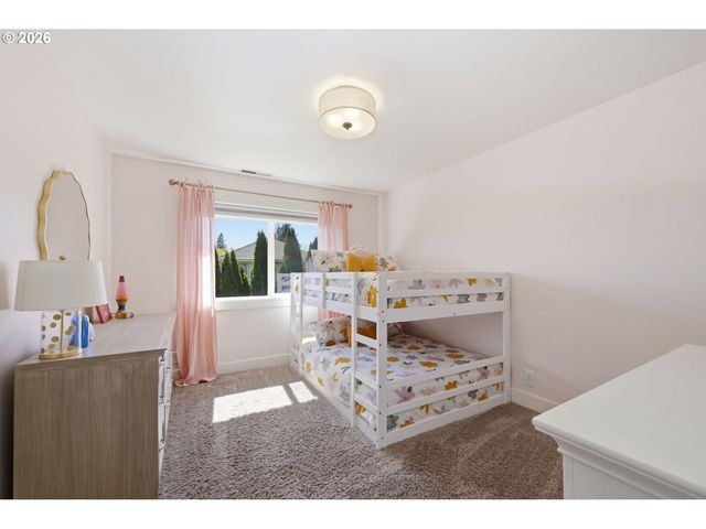 3424 SUSSEX St, Eugene, OR 97401