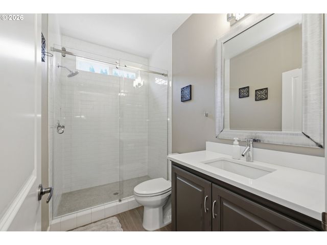 3424 SUSSEX St, Eugene, OR 97401