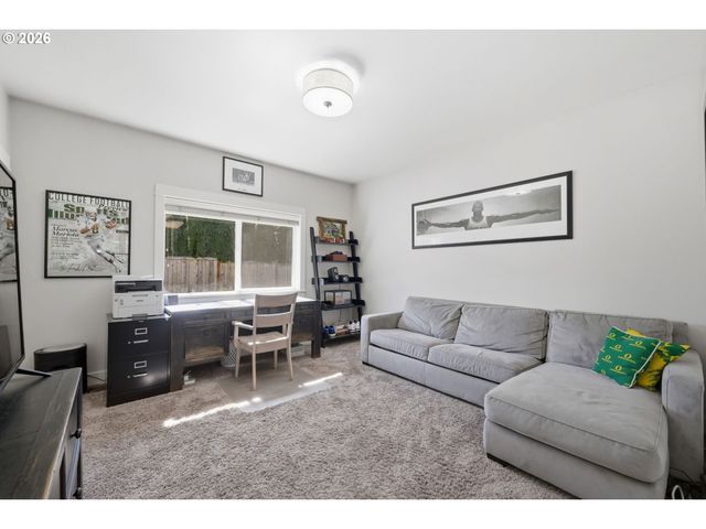 3424 SUSSEX St, Eugene, OR 97401