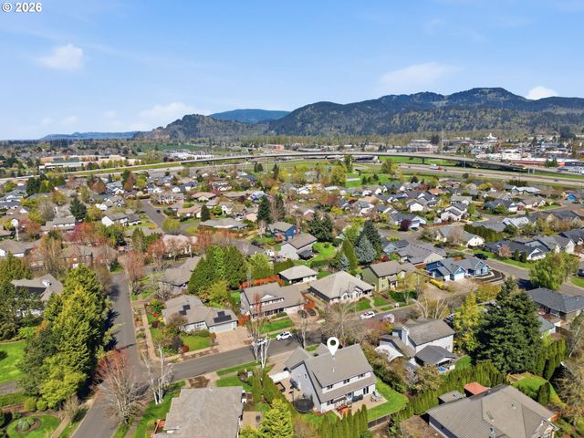 3424 SUSSEX St, Eugene, OR 97401