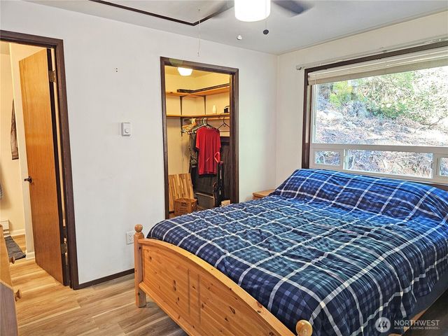 121 Bay View Avenue, Brinnon, WA 98320