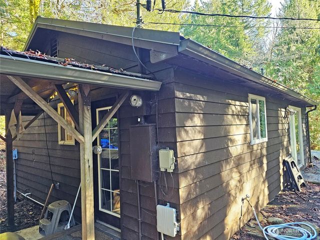 121 Bay View Avenue, Brinnon, WA 98320