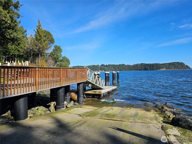 121 Bay View Avenue, Brinnon, WA 98320