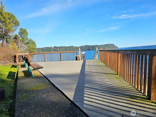 121 Bay View Avenue, Brinnon, WA 98320
