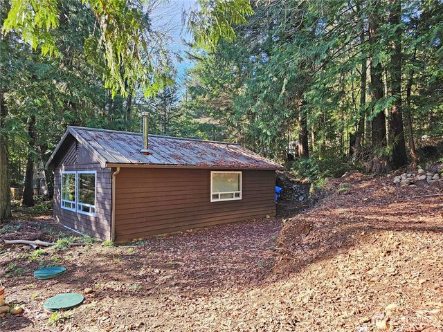 121 Bay View Avenue, Brinnon, WA 98320