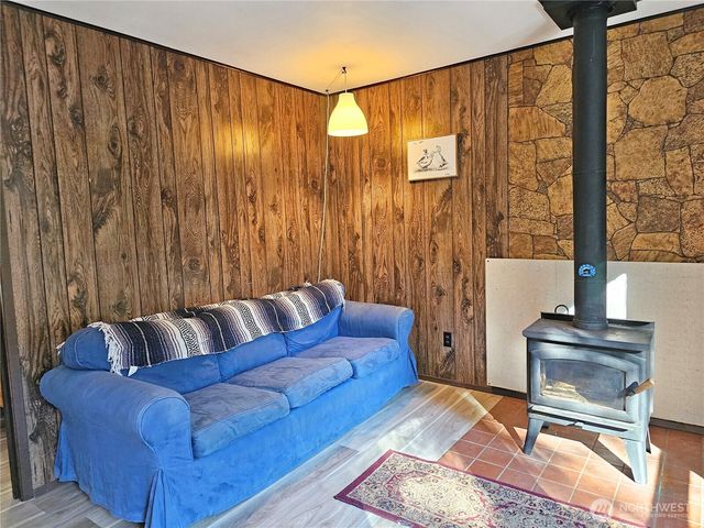 121 Bay View Avenue, Brinnon, WA 98320